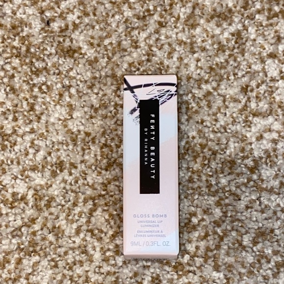 Fenty Glass Slipper Lip Luminizer Lip Gloss - Picture 2 of 7